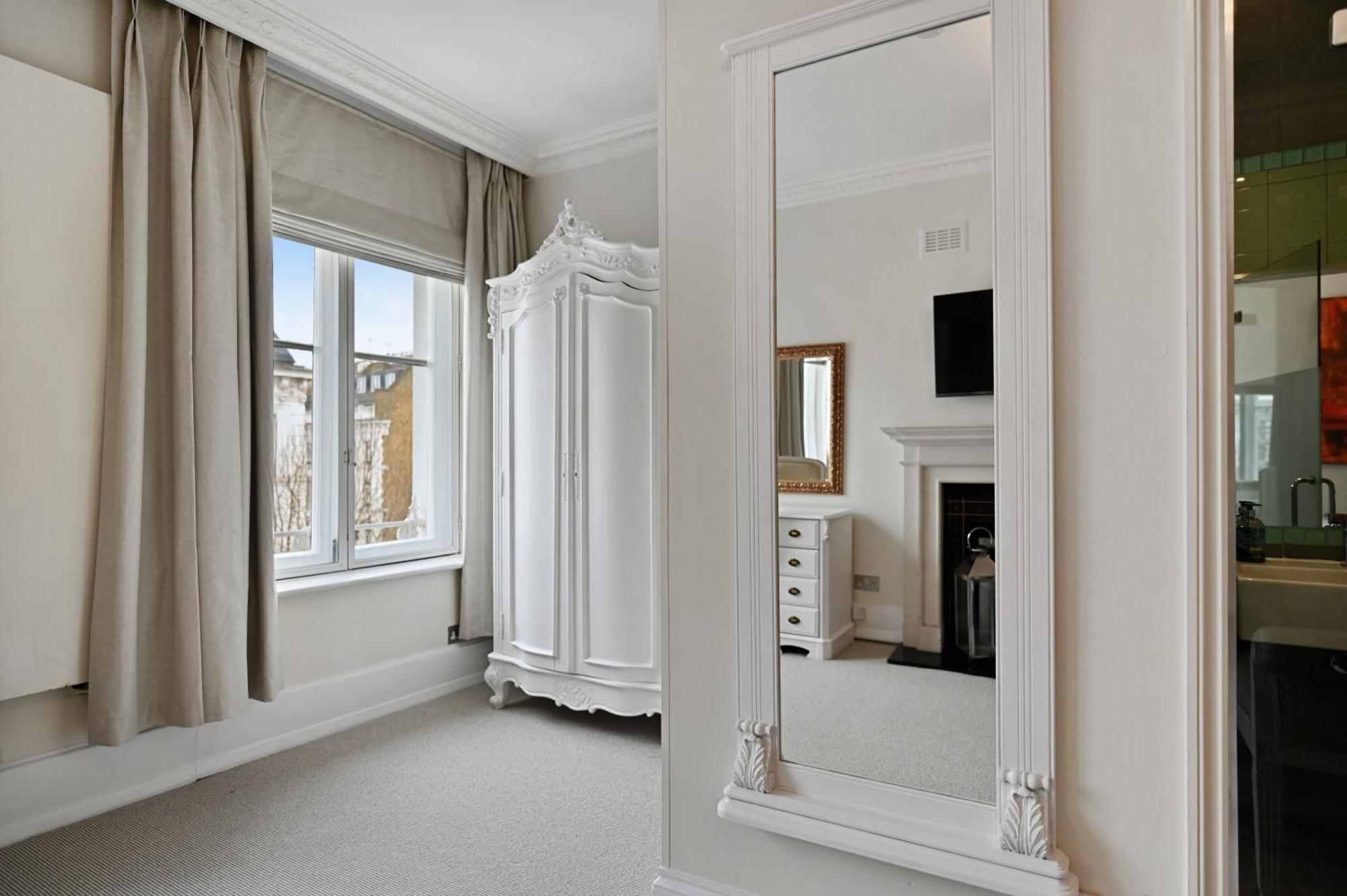 Beautiful 2 King Size Beds 2 Bath- Sleeps 5 In Earls Court Lägenhet London Exteriör bild
