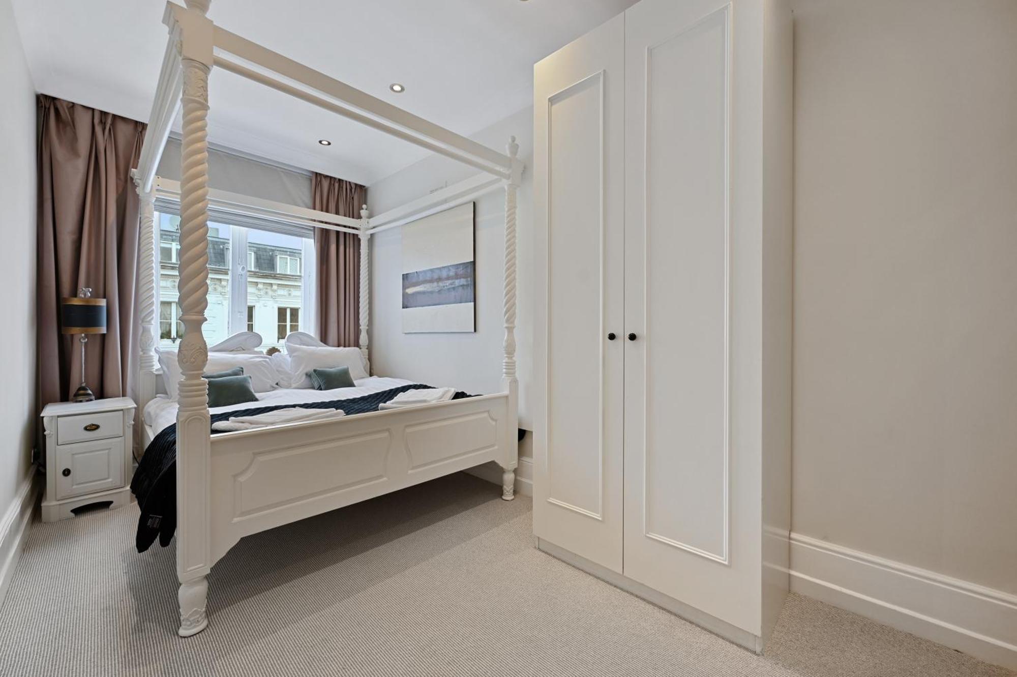 Beautiful 2 King Size Beds 2 Bath- Sleeps 5 In Earls Court Lägenhet London Exteriör bild