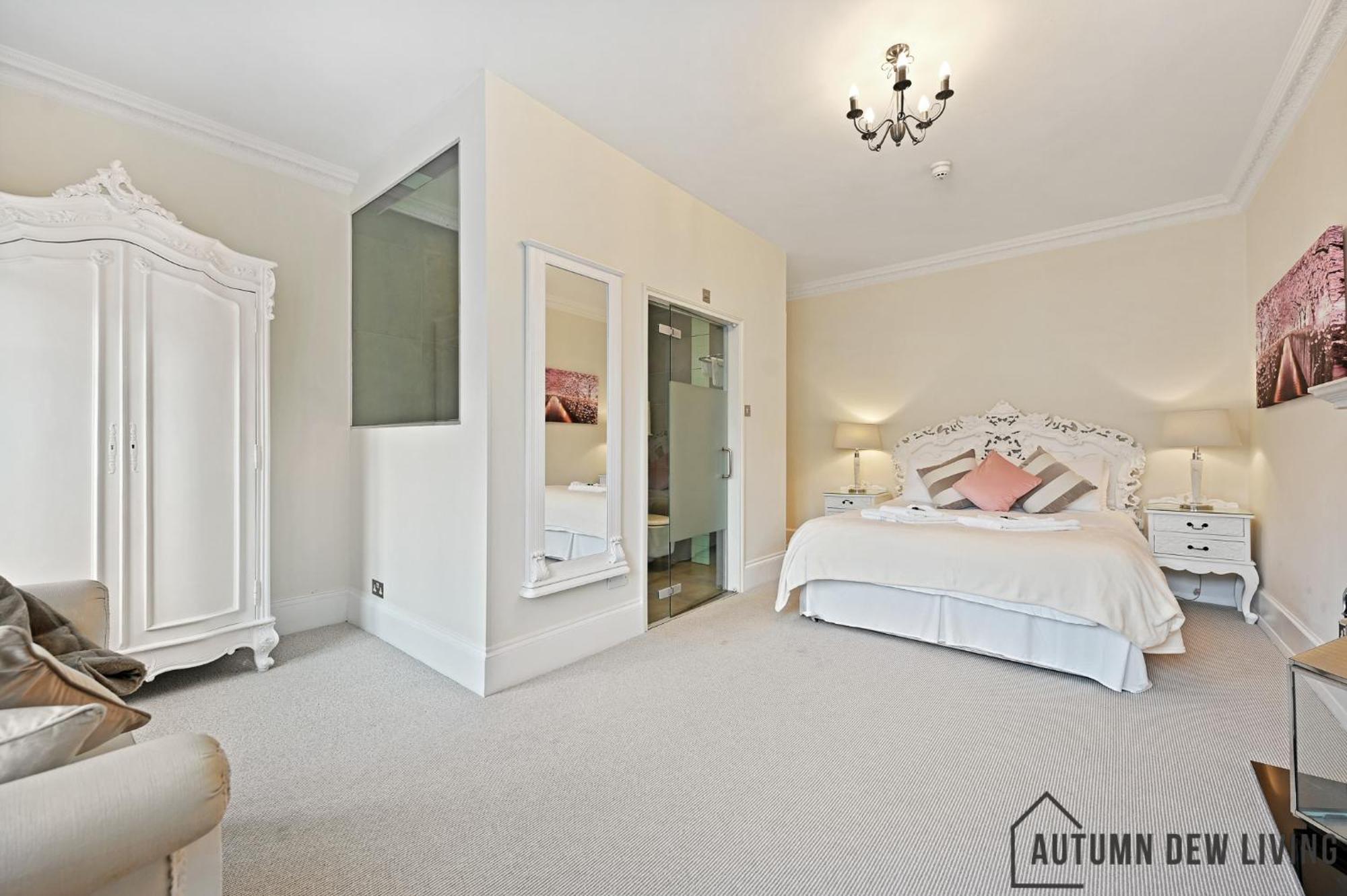 Beautiful 2 King Size Beds 2 Bath- Sleeps 5 In Earls Court Lägenhet London Exteriör bild