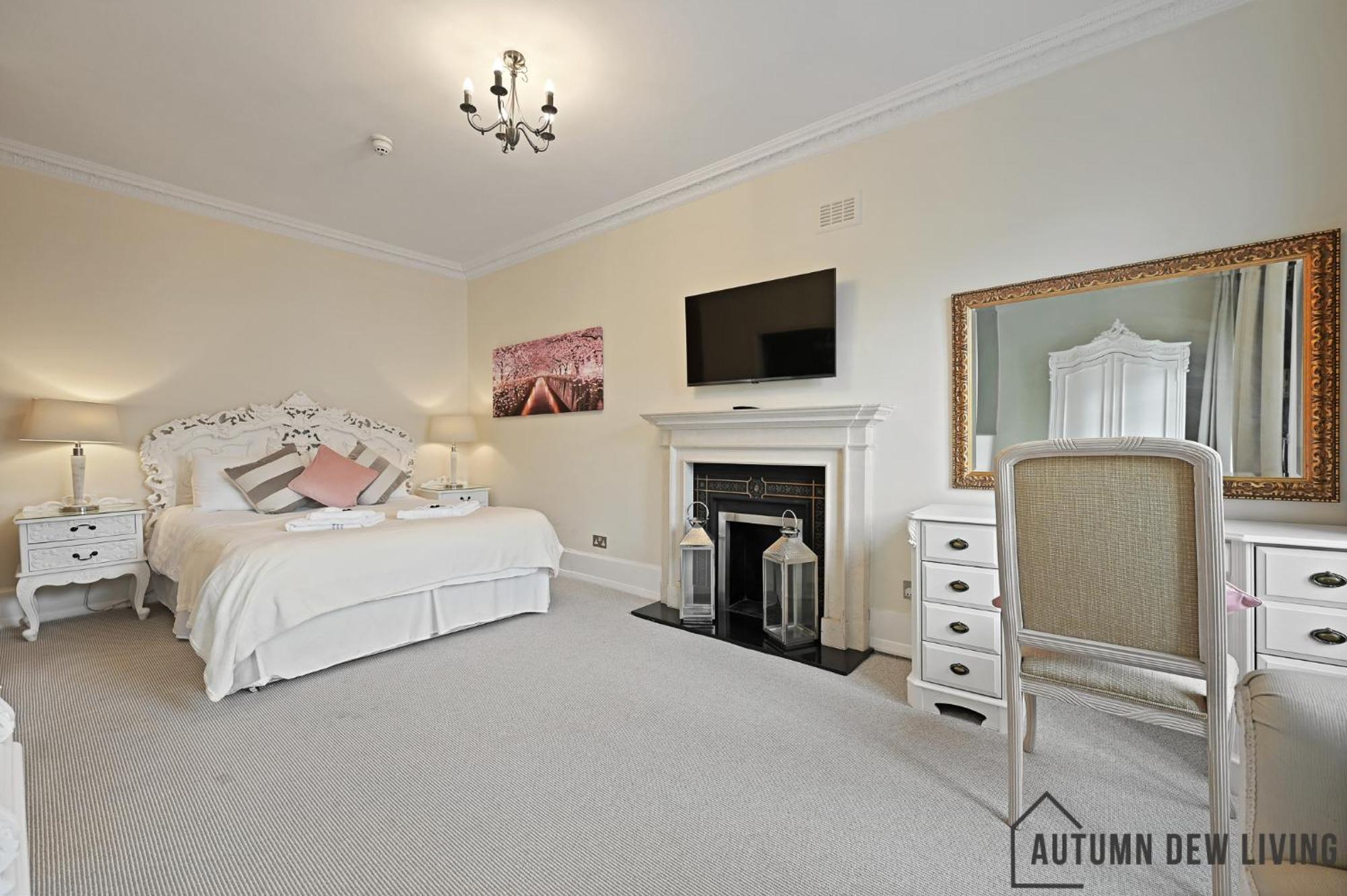 Beautiful 2 King Size Beds 2 Bath- Sleeps 5 In Earls Court Lägenhet London Exteriör bild