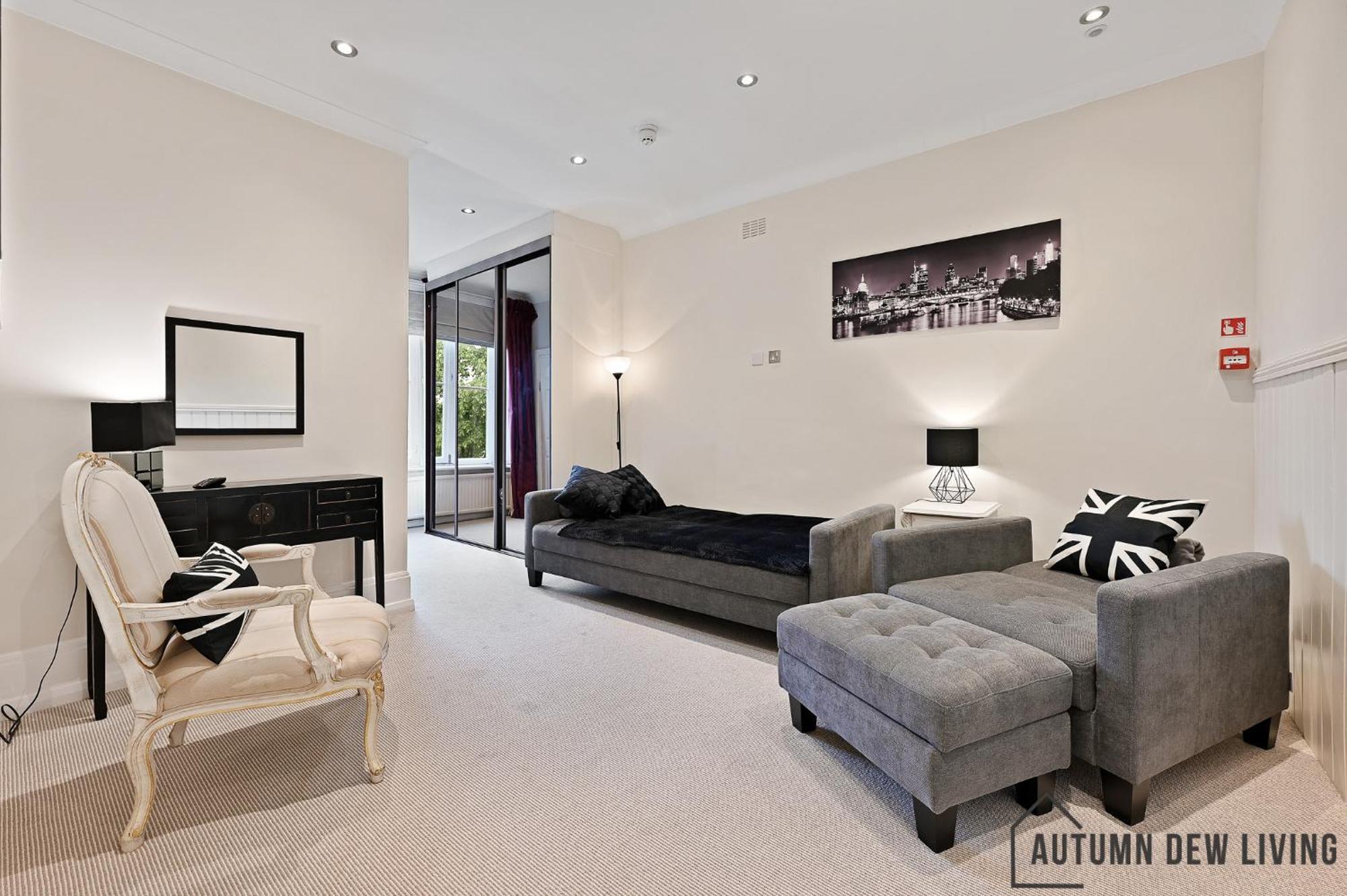 Beautiful 2 King Size Beds 2 Bath- Sleeps 5 In Earls Court Lägenhet London Exteriör bild
