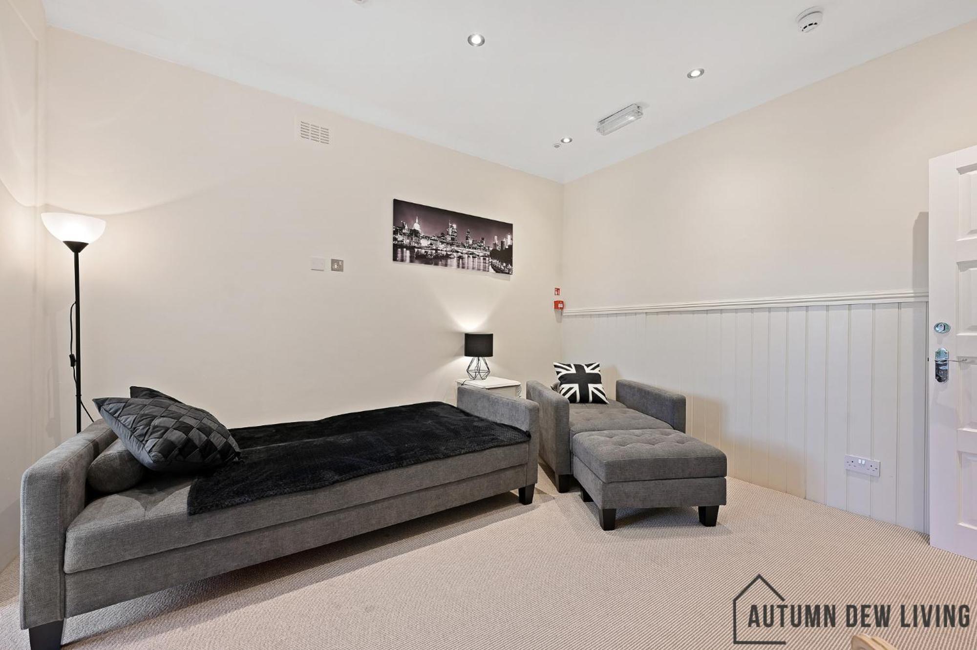 Beautiful 2 King Size Beds 2 Bath- Sleeps 5 In Earls Court Lägenhet London Exteriör bild